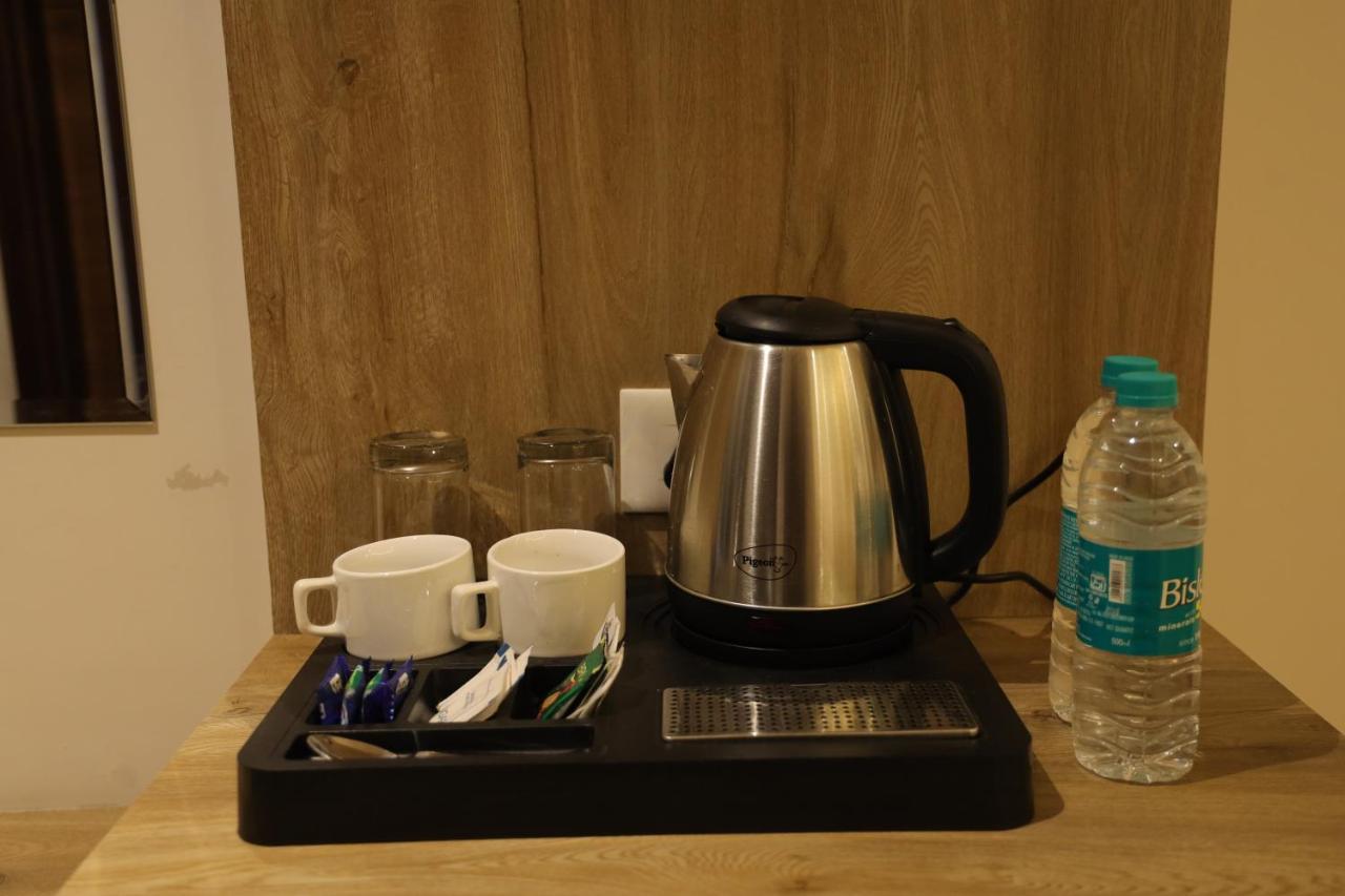 Hotel Crown Savoy, Near Railway Station & Guru Nanak Dev University Amritsar Ngoại thất bức ảnh
